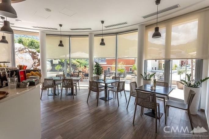 Luxury 1 Bedroom Apartment With Cozy Garden D2-2 In Morinj Kotor Kültér fotó