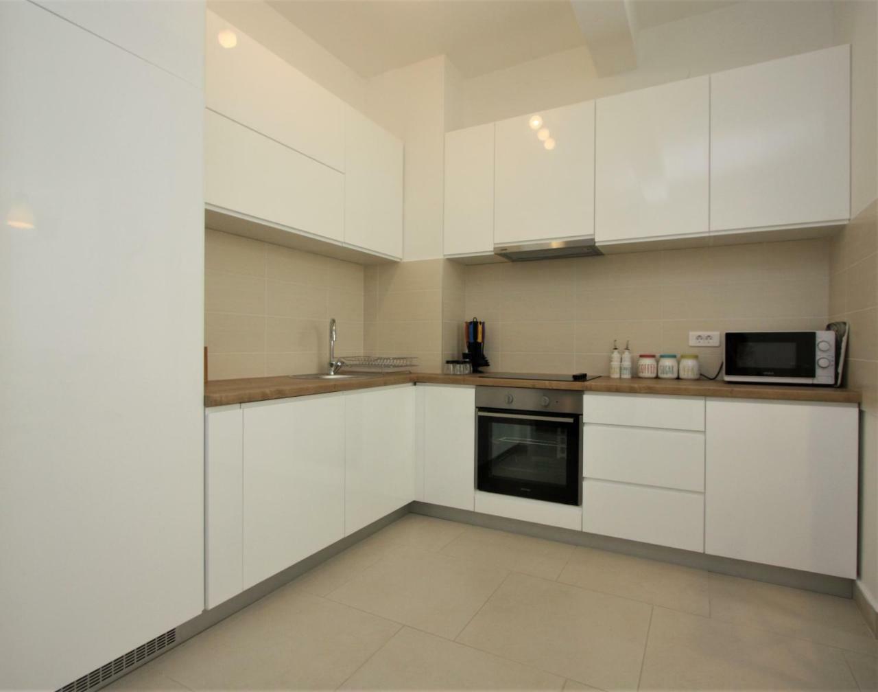 Luxury 1 Bedroom Apartment With Cozy Garden D2-2 In Morinj Kotor Kültér fotó