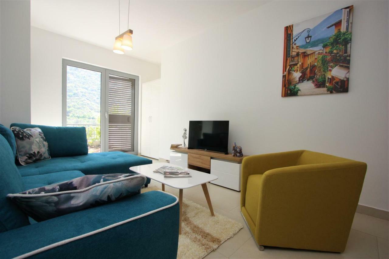 Luxury 1 Bedroom Apartment With Cozy Garden D2-2 In Morinj Kotor Kültér fotó